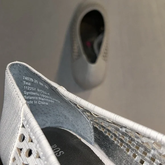 Ros Hommerson ‘Tina’ Flat Slip On Shoes w/ Hole Amazing quality Size 8 Like new - Picture 12 of 15